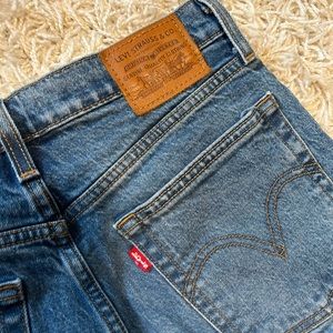 Levi’s Wedgie Jeans